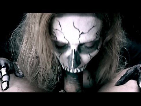❤️ Demonska djevojka siše kurac svojim crnim ustima i guta spermu. ❌ Super seks u pornografiji bs.123sex.ru ❌❤